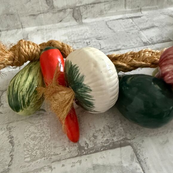 Vtg Ceramic Hanging Vegetables Ristra Braided Rope Kitchen Wall Decor Art - Picture 7 of 8